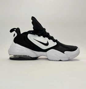 کتانی راحتی نایک آلفا ساواچ مشکی سفید Alpha savage