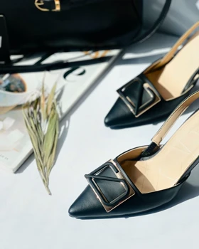 کفش زارا یراق‌دار