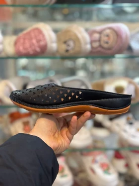 صندل جلوبسته زنانه مدل صحرا مشکی