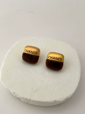 گوشواره شنل مخملی قهوه ای