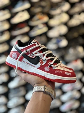 کتانی جردن اس بی دانک قرمز