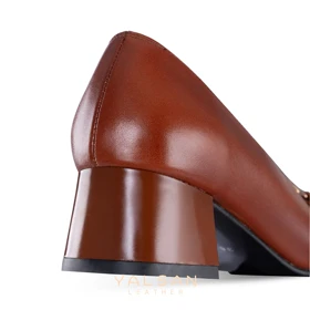 کفش پاشنه‌دار زنانه چرم یلسان مدل کلارا کد 601-MRV