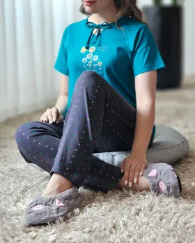 تی‌شرت و شلوار نخ‌پنبه