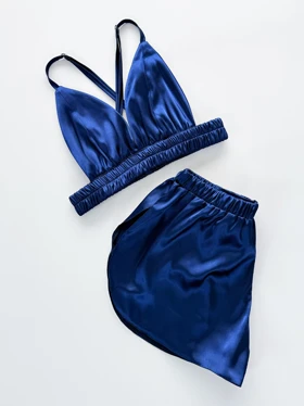 ست لباس خواب نیم‌تنه بند ضربدری و شورتک ساتن