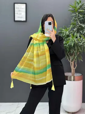 شال آبرنگی منگوله‌دار