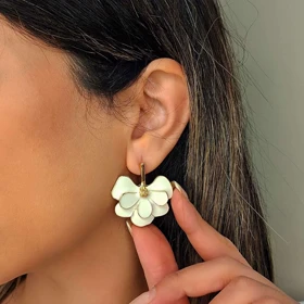 گوشواره زنانه طرح گل سه بعدی مدل شکوفه