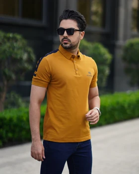 تی‌شرت یقه‌دار