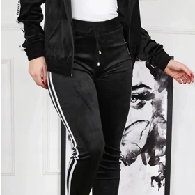 شلوار زنانه مخمل خط‌دار اسپرت وارداتی