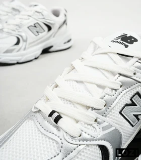 کفش کتانی مردانه و زنانه سفید نقره ای NEW BALANCE 530 مدل 4421