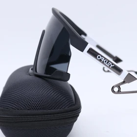 عینک برند OAKLEY کد 181228