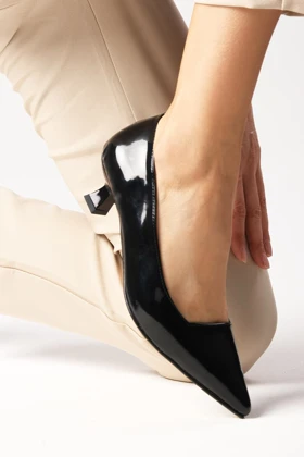 کفش پاشنه‌بلند کلاسیک زنانه میوگوستو mio-gusto