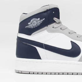 جردن 1 ساق‌دار سفید سرمه ای بزرگپا کد 662400