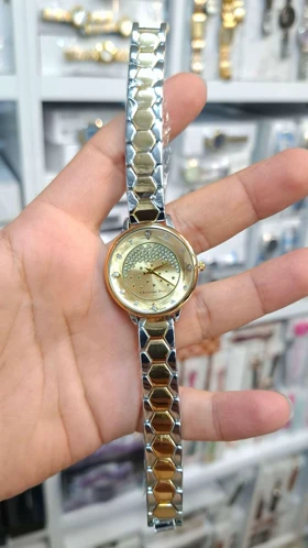 ساعت مچی زنانه دیور Dior موتور کوارتز باکیفیت و طراحی زیبا