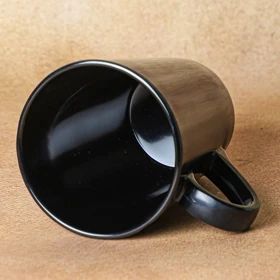 ماگ سرامیکی دسته دار مشکی ساده