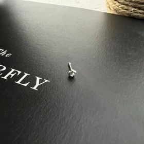 پیرسینگ بینی نقره‌ای طرح پنجه گربه