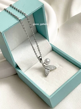 گردنبند دم وال