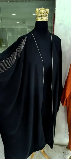 مانتو پانچ عبایی سرشانه زنجیری