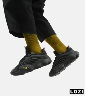 کفش کتانی مردانه مشکی زرد ADIDAS yeezy 700 v2