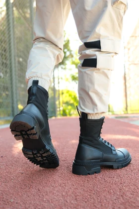 بوت و نیم بوت مردانه ریکن riccon