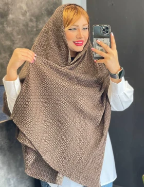 شال پلیسه طرحدار ماندانا کد : L175