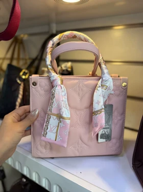 کیف زنانه و دخترانه LV چرم وارداتی (صورتی)