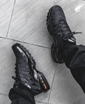 کتانی مردانه نایک ایرمکس تن ان