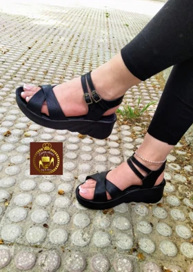 صندل طبی لژدار تابستانی زنانه رزی چرم سوگو