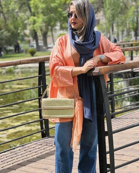 مانتو عروسکی