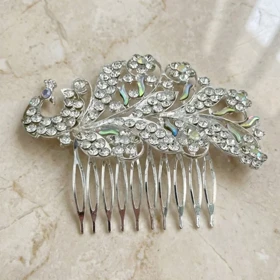 تاج و شانه مو زنانه طرح طاووس جواهری مدل پوانا نقره‌ای