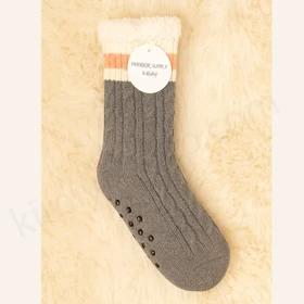 پاپوش زنانه پشمی داخل خزدار طوسی – بافت طرح پیچ و کف استپ‌دار