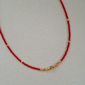 گردنبند تابستانی منجوقی قرمز (طرح منجوق طلایی)
