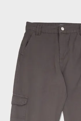 شلوار گاباردین کمری معمولی افرا x DeFacto راست با جیب های باری D3762AX24AU