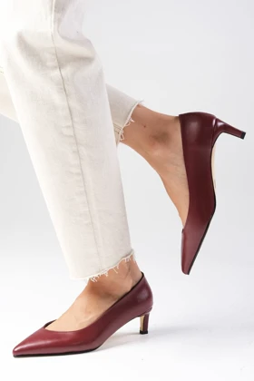 کفش پاشنه‌بلند کلاسیک زنانه میوگوستو mio-gusto