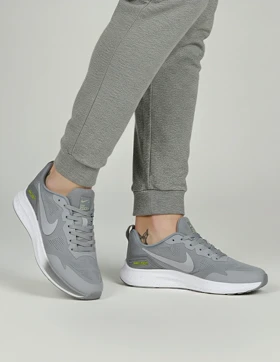 کفش دویدن مردانه نایکی Nike Zoom M