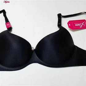 سوتین زنانه لین مدل کاپ‌دار بدون دوخت بدون فنر کد 4680-705 رنگ مشکی