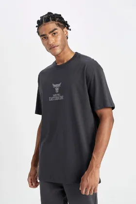 تیشرت آستین کوتاه یقه کوتاه DeFactoFit NBA Chicago Bulls Boxy Fit Crew C9264AX24AU