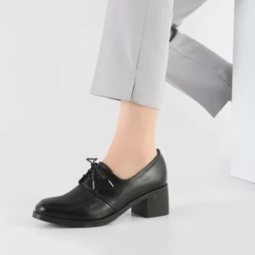 کفش طبی زنانه و دخترانه مدل بندی رنگ مشکی کد M710