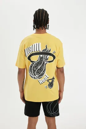 تیشرت آستین کوتاه چاپی DeFactoFit NBA Miami Heat Boxy Fit Crew B9888AX24SM