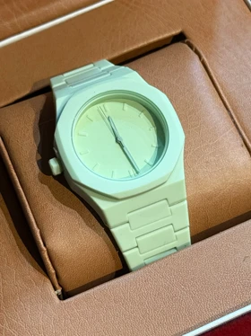 ساعت اسپرت طرح دیاموند سبز پسته ای