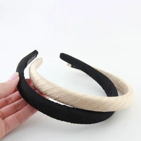 تل سر زنانه مدل خط‌دار