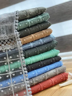 1592- شال چهارخونه دستک دانتل(ایراددار)