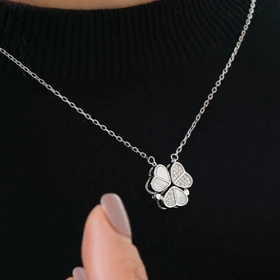 گردنبند نقره زنانه طرح چهار قلب مگنتی