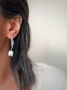 گوشواره گل لاله سفید