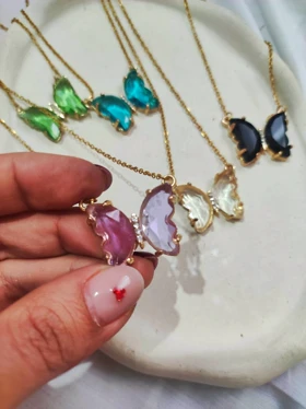 گردنبند دخترانه پروانه کریستالی رنگی