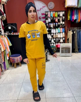تی‌شرت و شلوار نخ‌پنبه