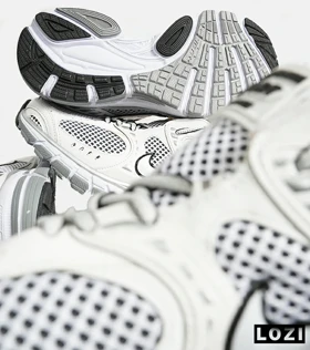 کفش کتانی مردانه طوسی سفید نایک NIKE zoom vomero 5