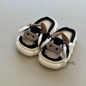 پاپوش دخترانه جلو باز طرح گاو