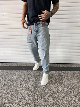 مام فیت آبی Levis زخمی