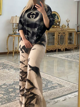 تی‌شرت و شلوار اسپرت
