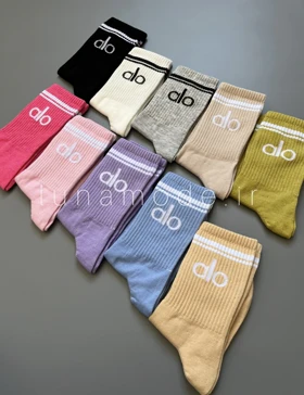 جوراب ساق‌دار زنانه الو (alo) رنگی